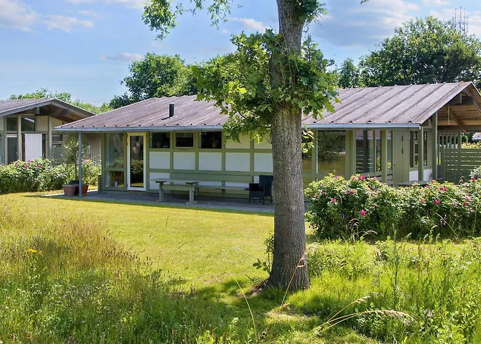 6 Person In בית נופש